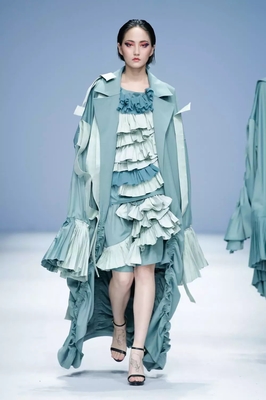 創(chuàng)意經(jīng)緯 常州紡織服裝職業(yè)技術(shù)學(xué)院2019屆優(yōu)秀畢業(yè)設(shè)計(jì)作品賞析